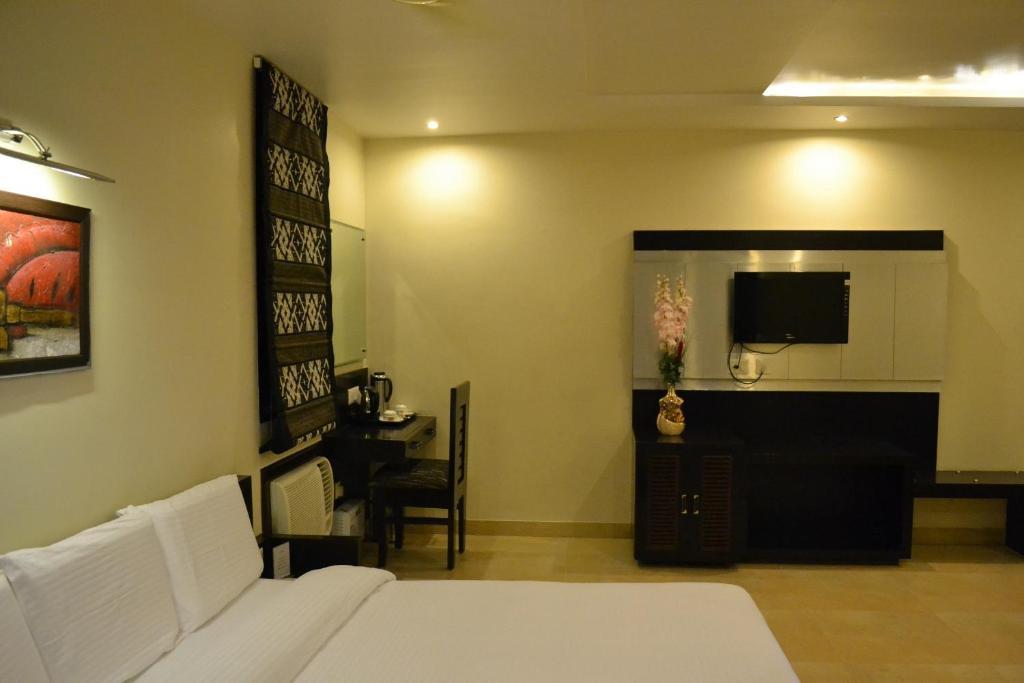 Hotel Ravisha Continental Prayagraj Habitación foto